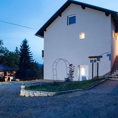Apartments Vesna Слуни Екстериор снимка