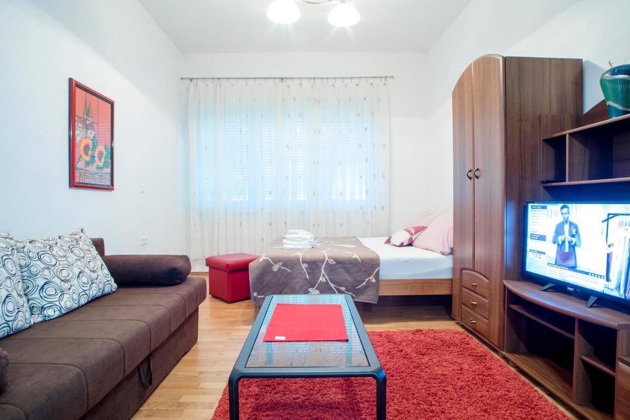 Apartments Vesna Слуни Екстериор снимка