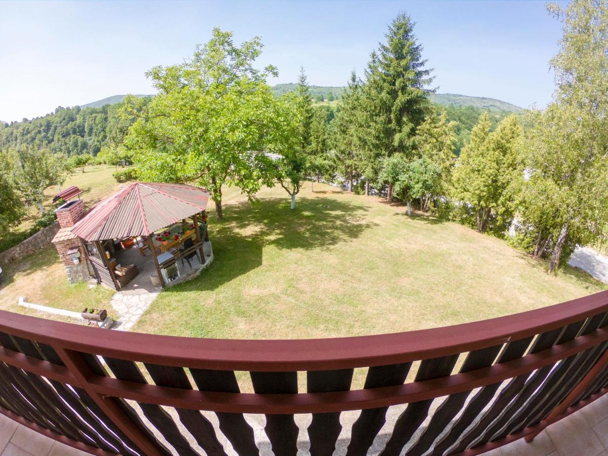 Apartments Vesna Слуни Екстериор снимка