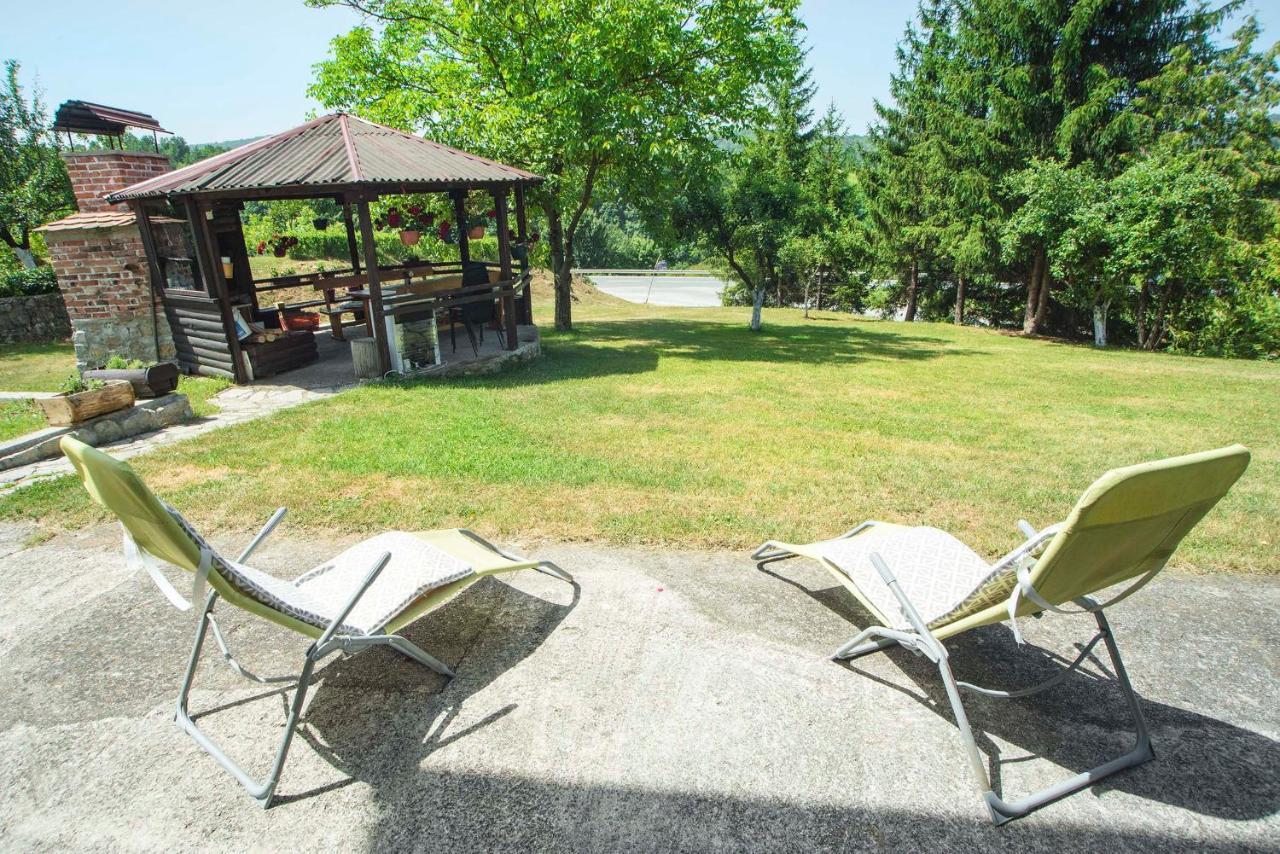 Apartments Vesna Слуни Екстериор снимка
