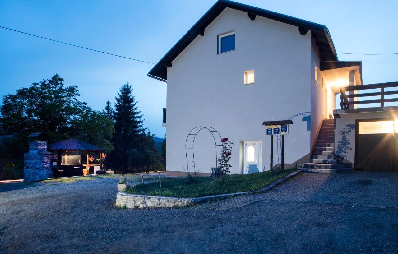 Apartments Vesna Слуни Екстериор снимка