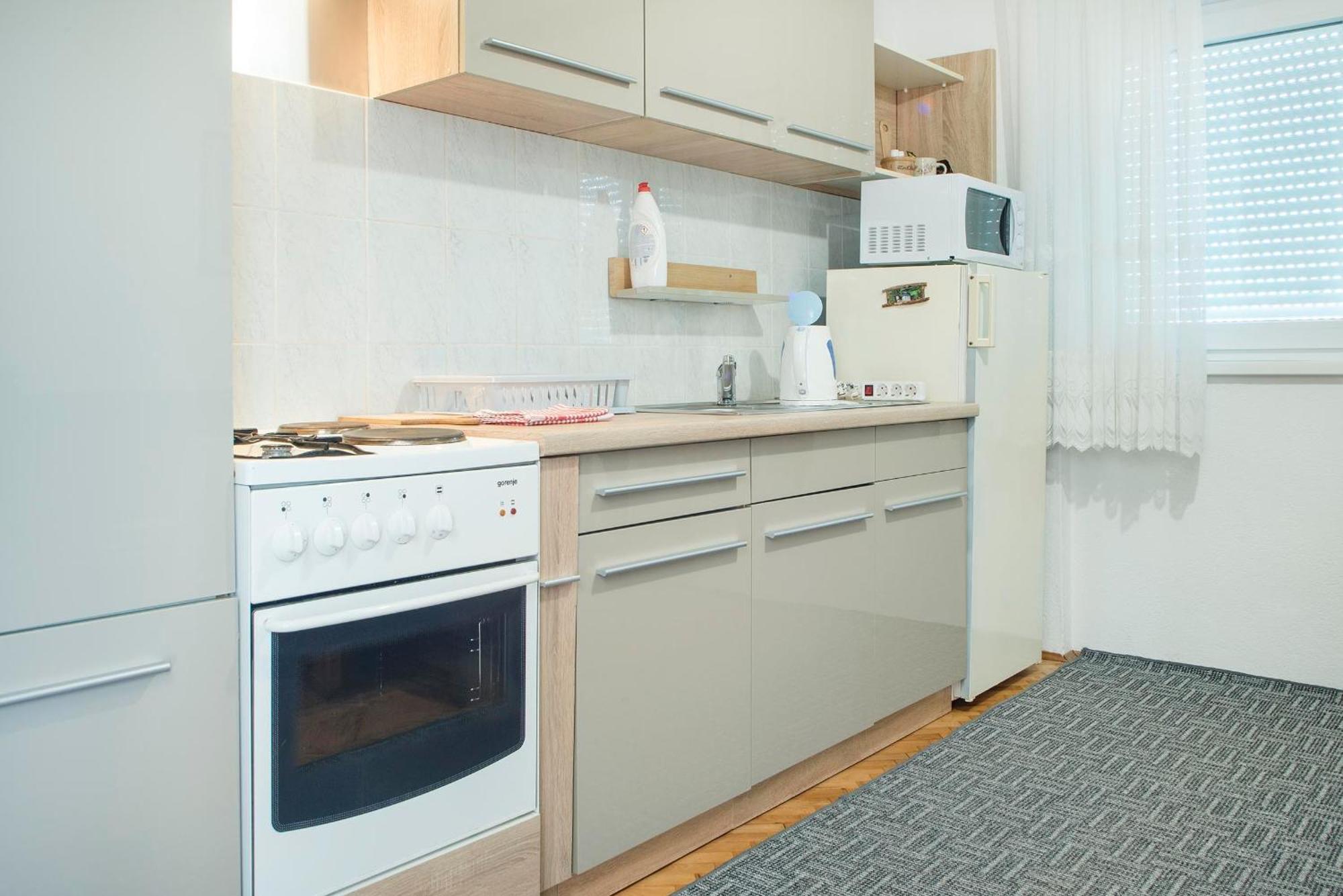 Apartments Vesna Слуни Стая снимка