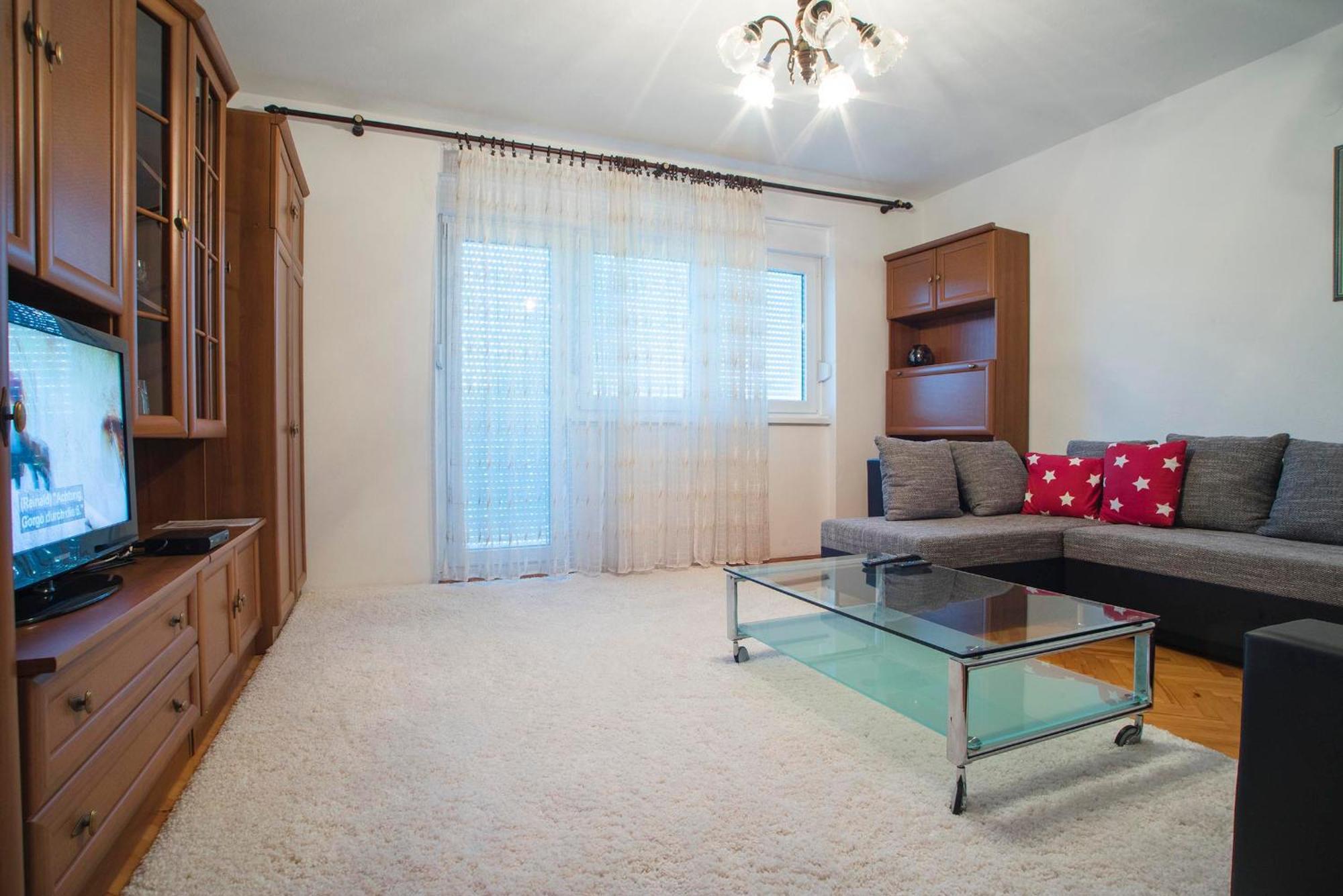 Apartments Vesna Слуни Стая снимка