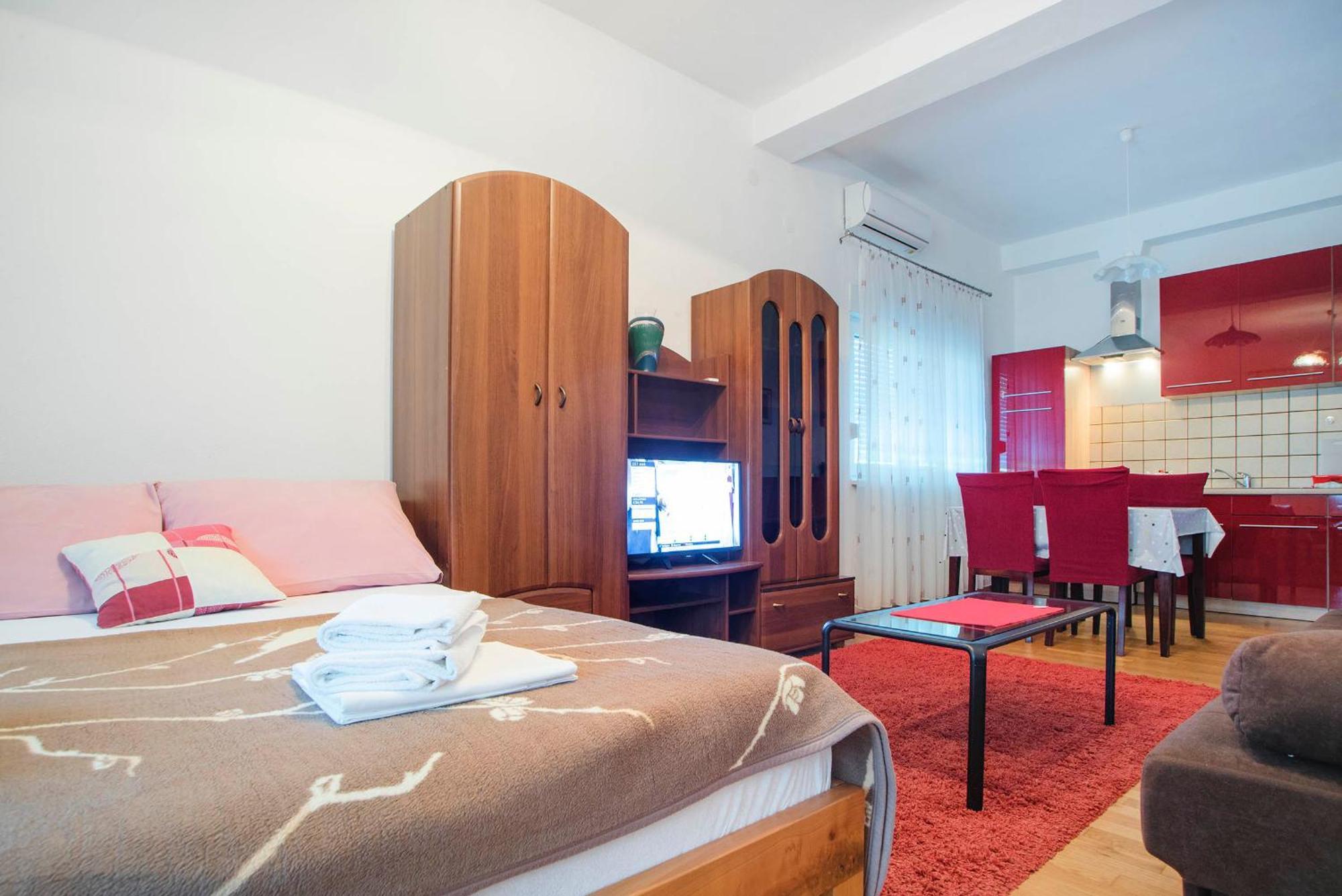 Apartments Vesna Слуни Стая снимка