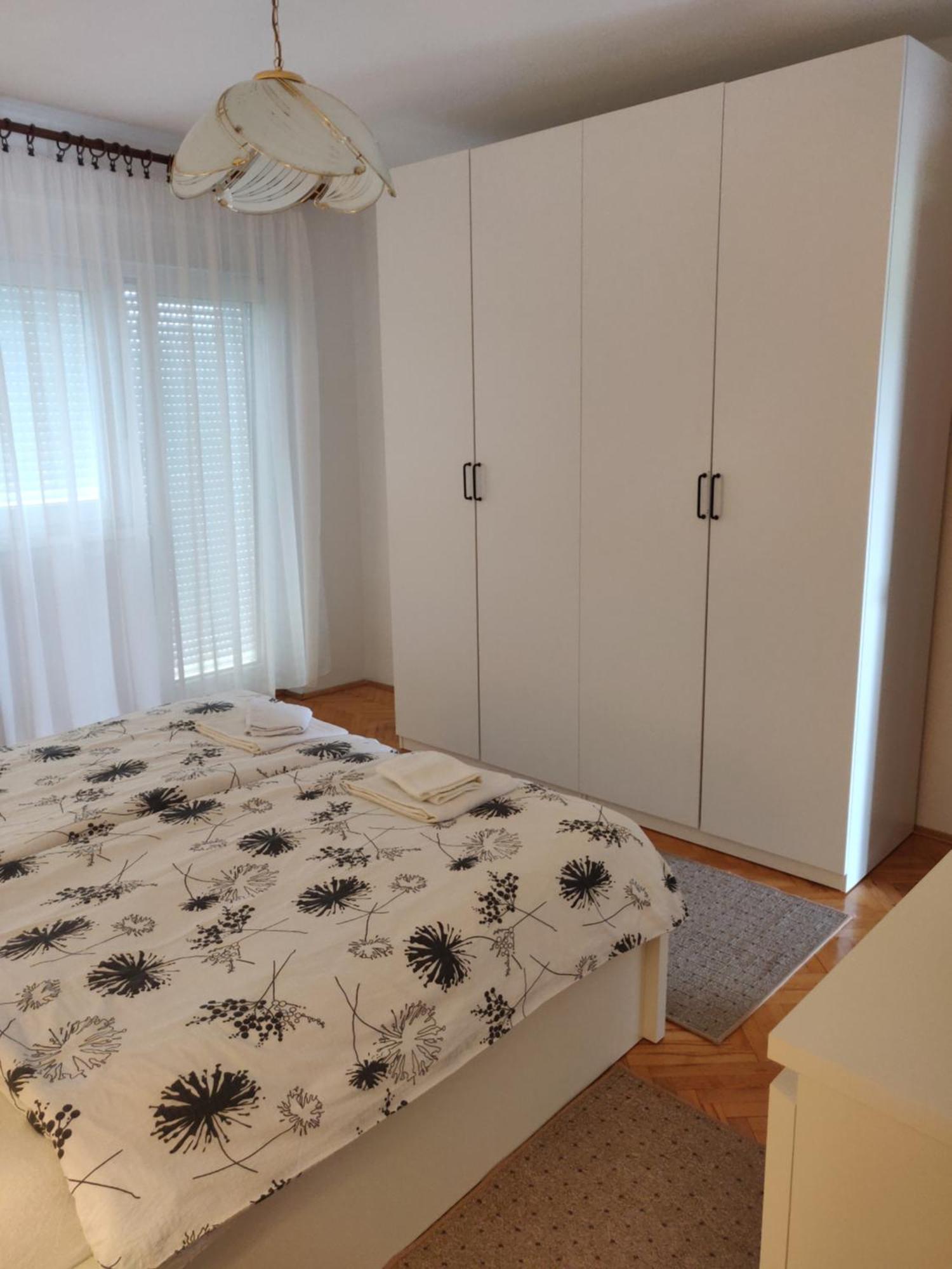 Apartments Vesna Слуни Екстериор снимка