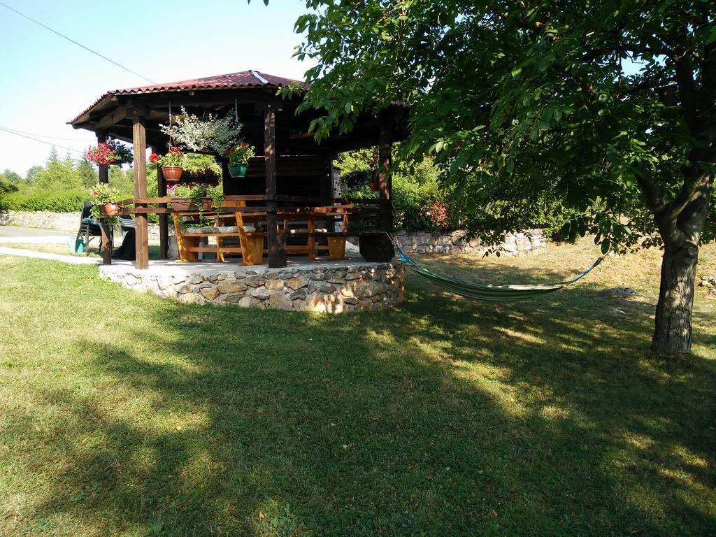 Apartments Vesna Слуни Екстериор снимка